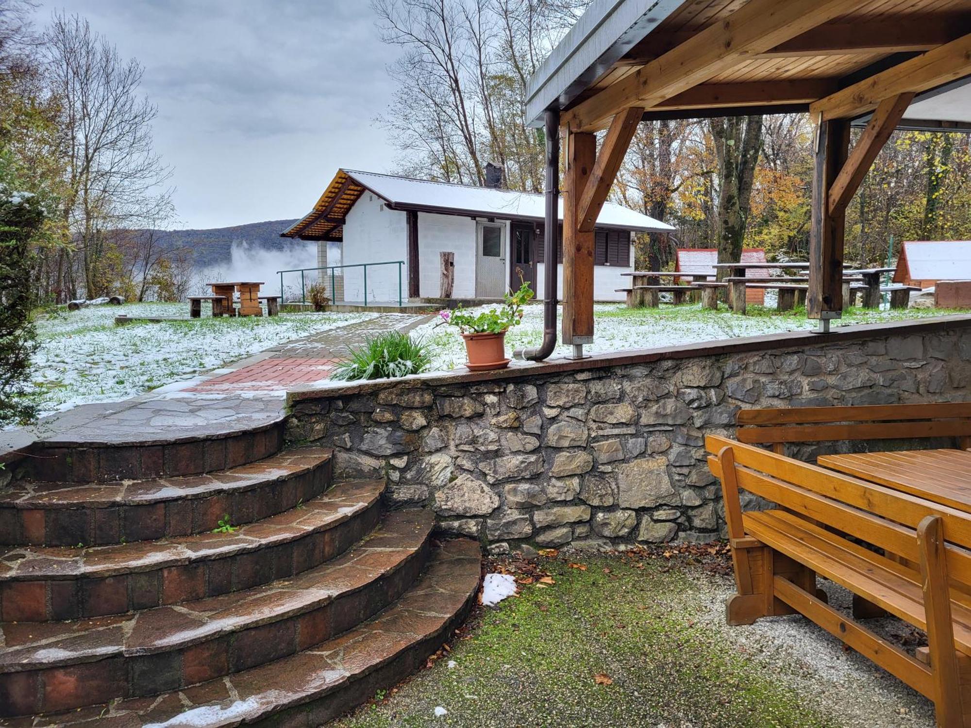 Koca Sredi Gozda Hotel Kanal Exterior photo
